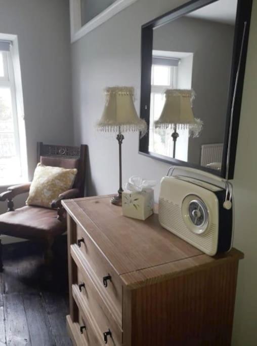 Top Floor At Cantref House เบรคอน ภายนอก รูปภาพ